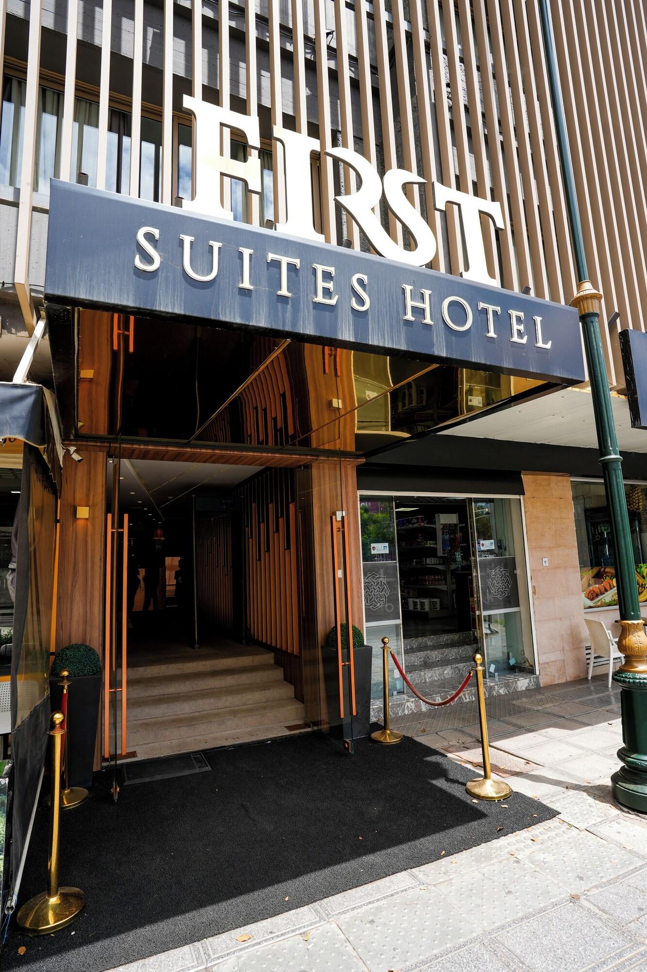Vista Exterior First Suites Hôtel