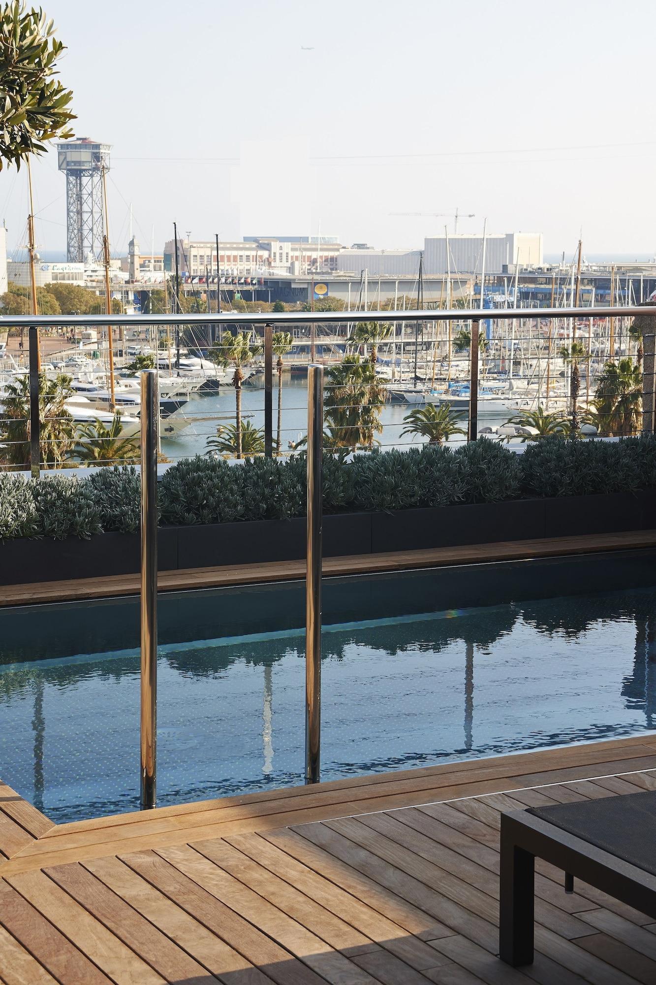 Vista Piscina Serras Barcelona