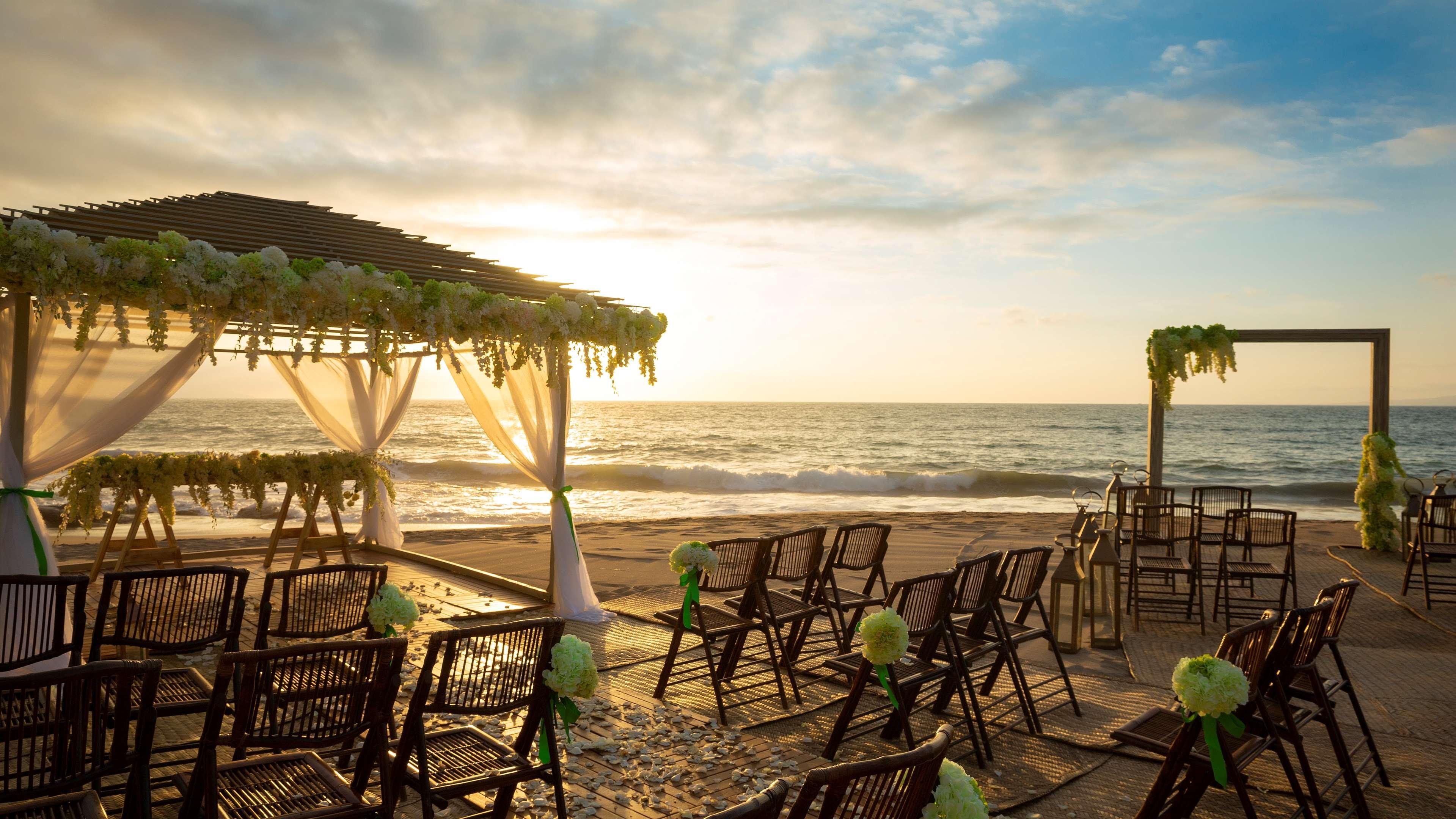 Vista Exterior Almar Resort Luxury LGBT Beach Front Experience