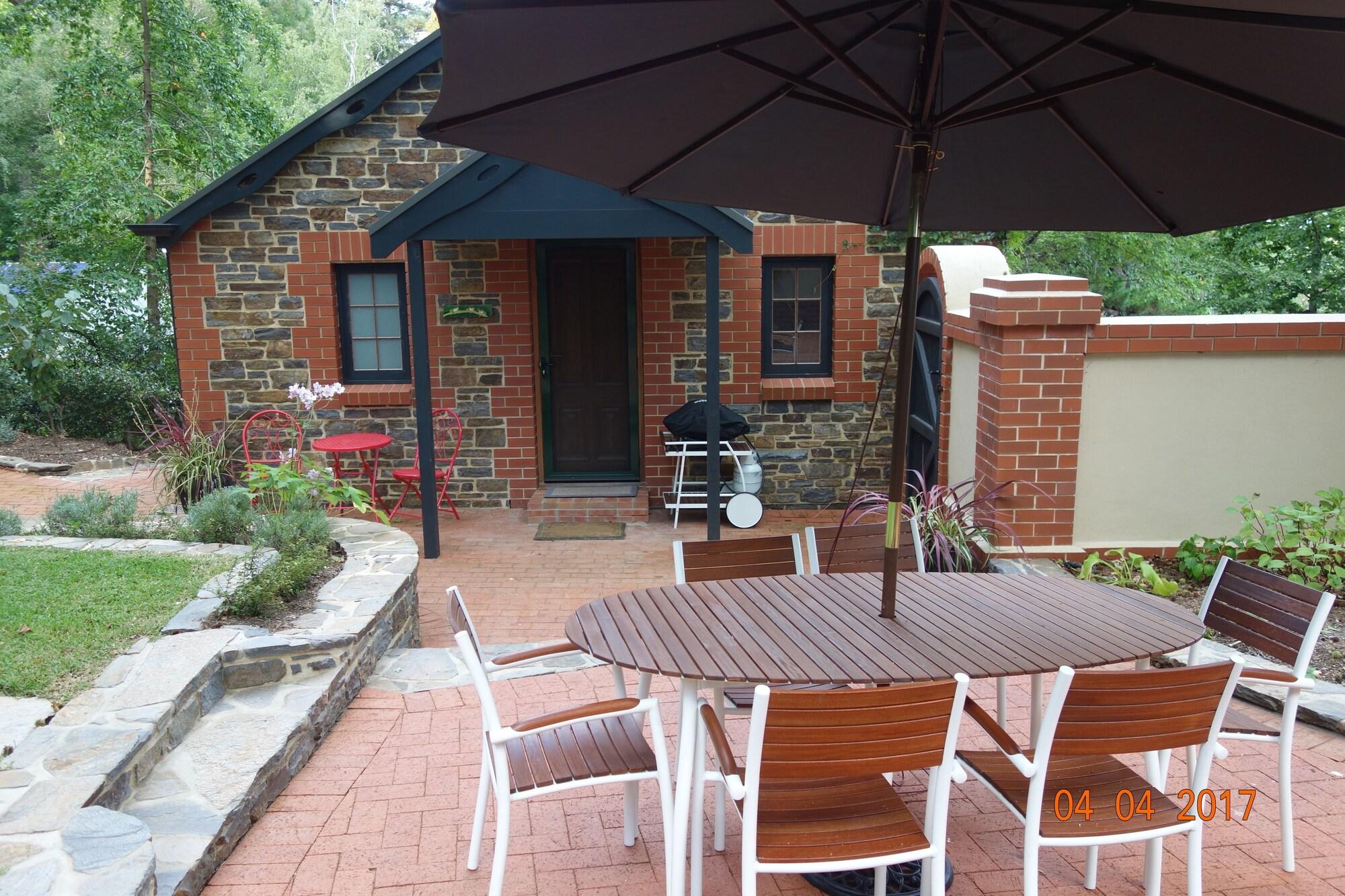 Varios Sherwoode Bed and Breakfast
