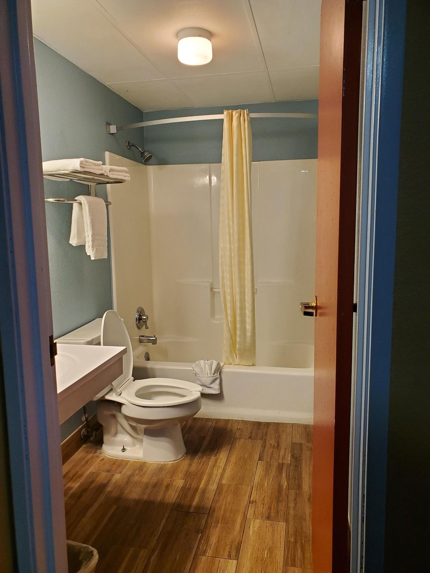 Equipamiento de Habitación Super 8 by Wyndham Henderson North East Denver