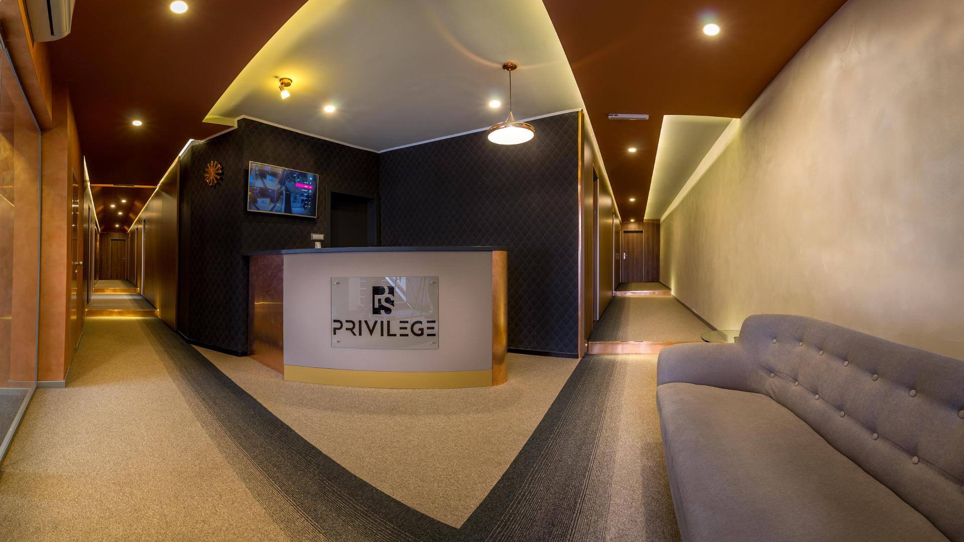 Vista Exterior Privilege Suites by Central Park