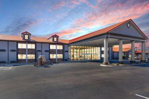 Alojamiento - Ramada by Wyndham Bowling Green