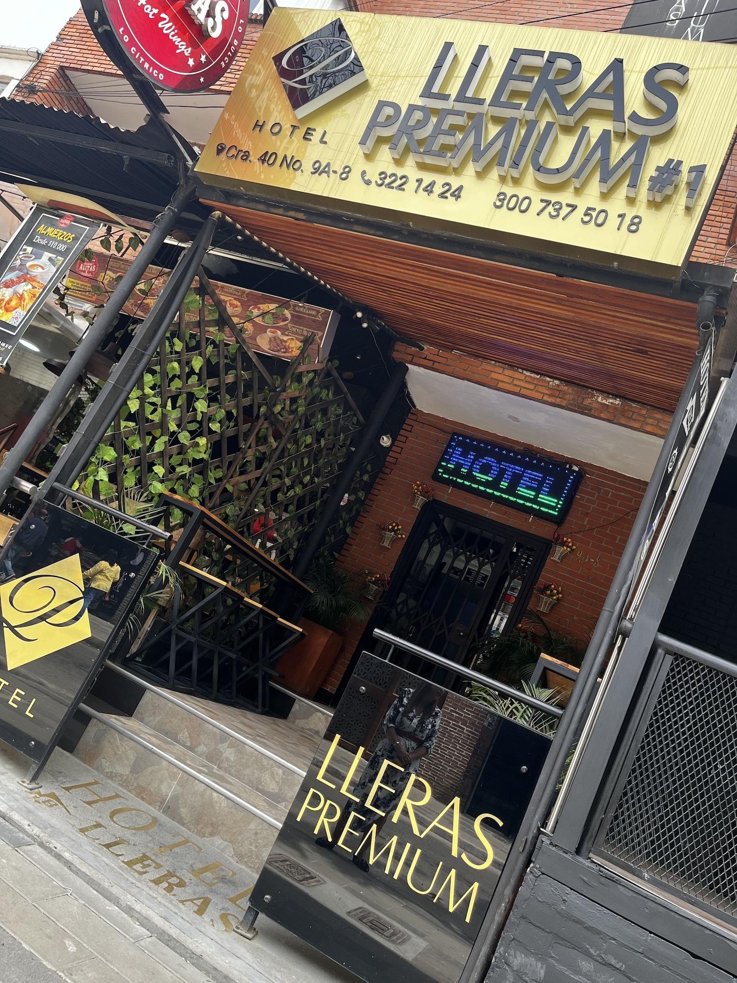 Equipamiento de Habitación Lleras Premium Hotel