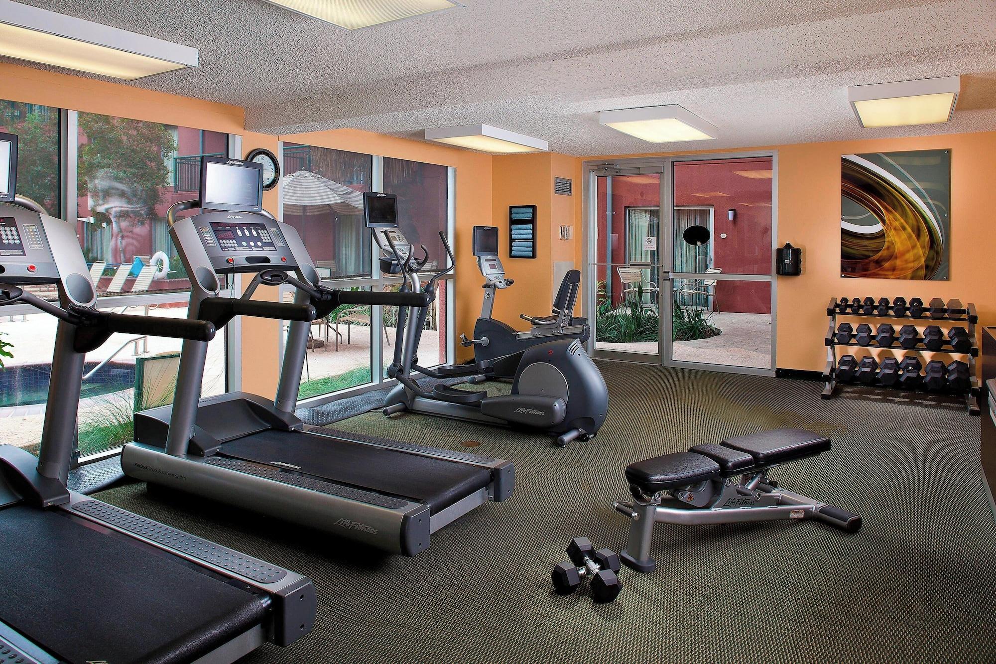 Gimnasio Courtyard by Marriott New Orleans Warehouse Arts District