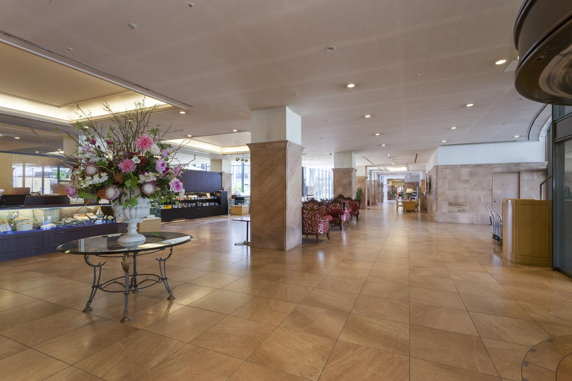 Vista Lobby Kobe Seishin Oriental Hotel