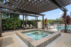 Alquiler Vacacional - 4B townhome in welcoming Orlando w/ pool & fitness room - near Disney