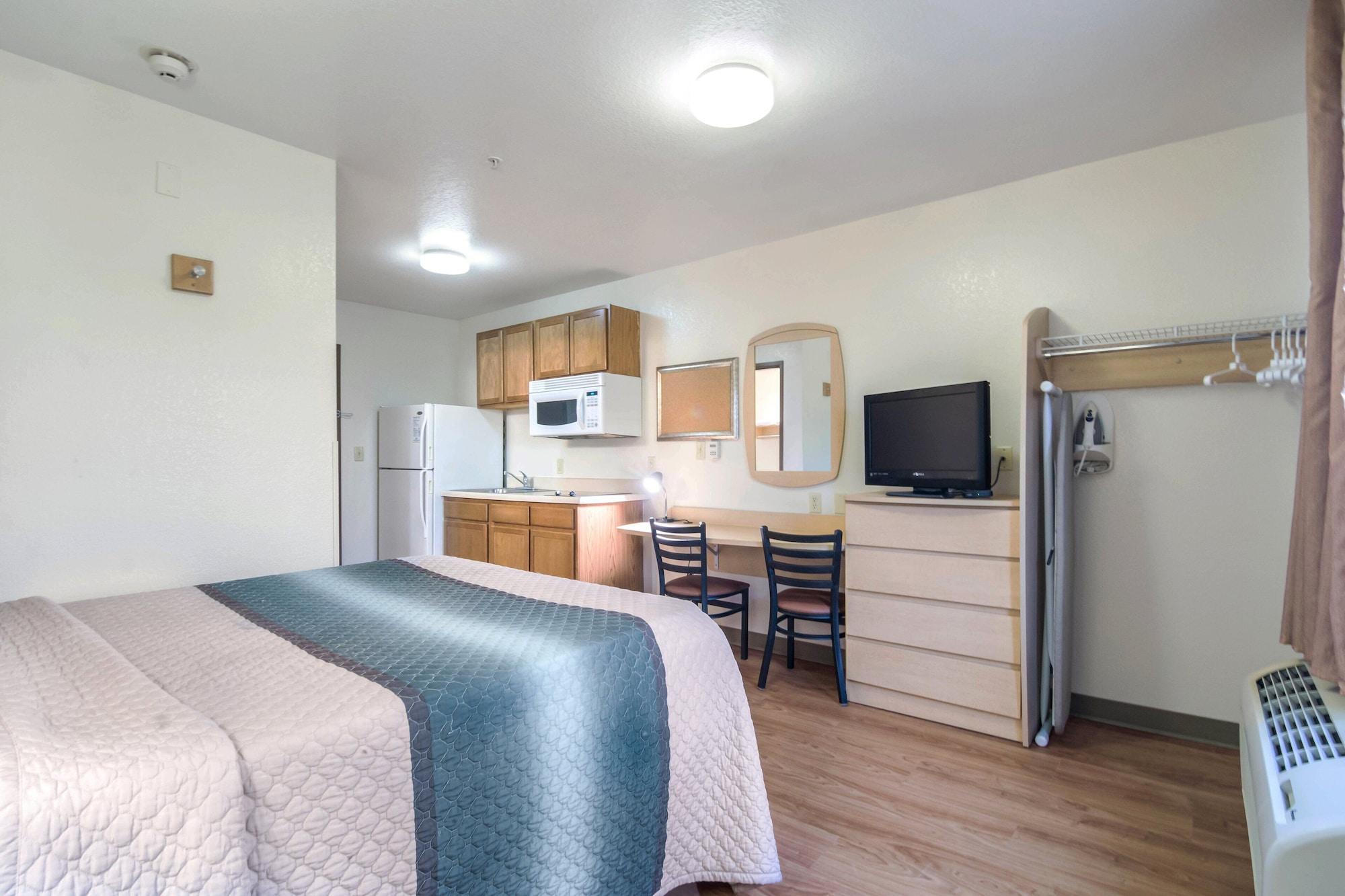 Equipamiento de Habitación HomeTowne Studios & Suites by Red Roof Bentonville