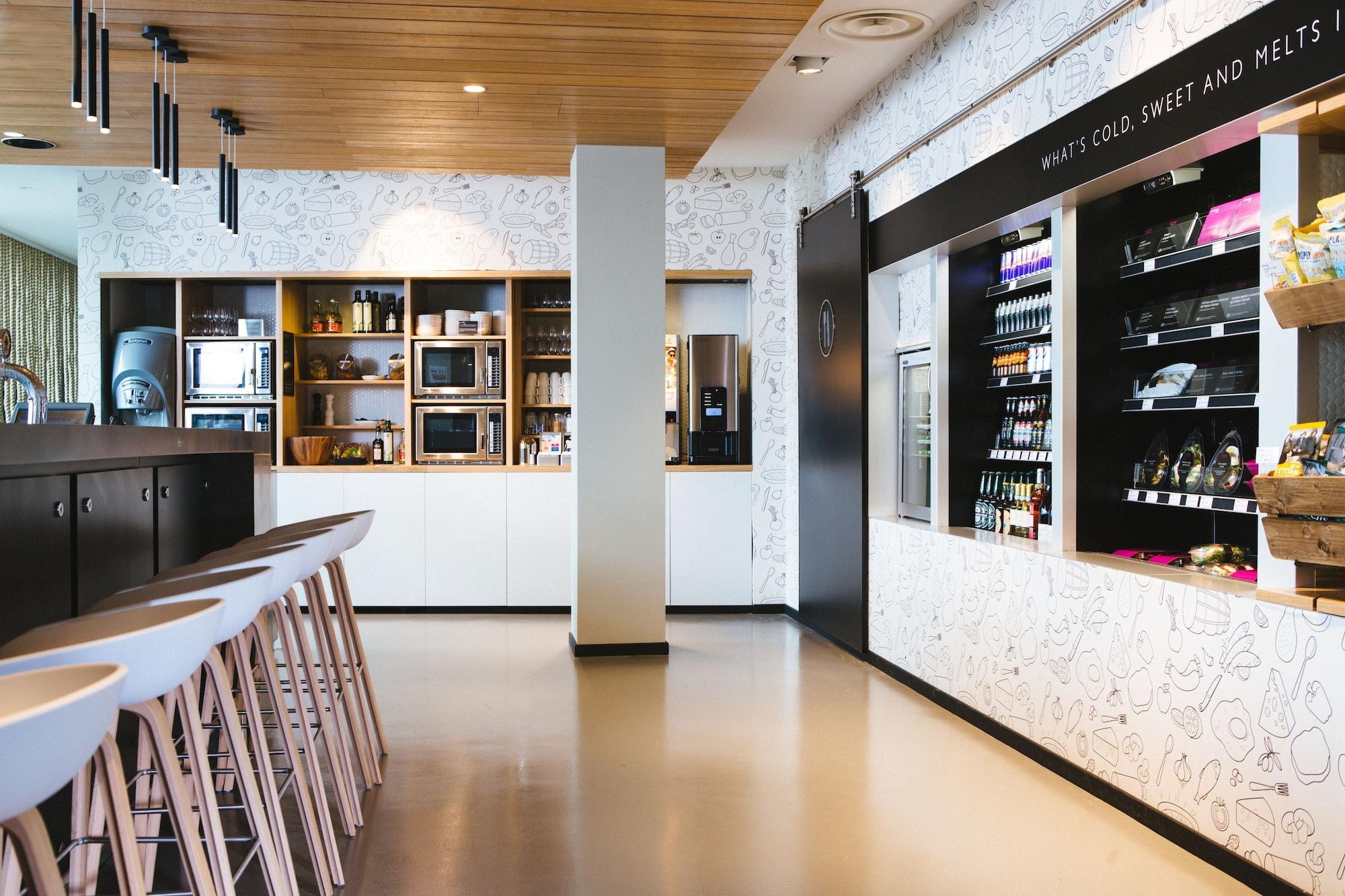 Bar/Salón MOXY Munich Airport