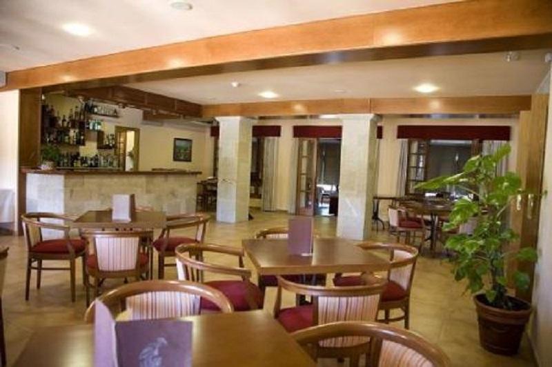 Bar/Salón Abeiras