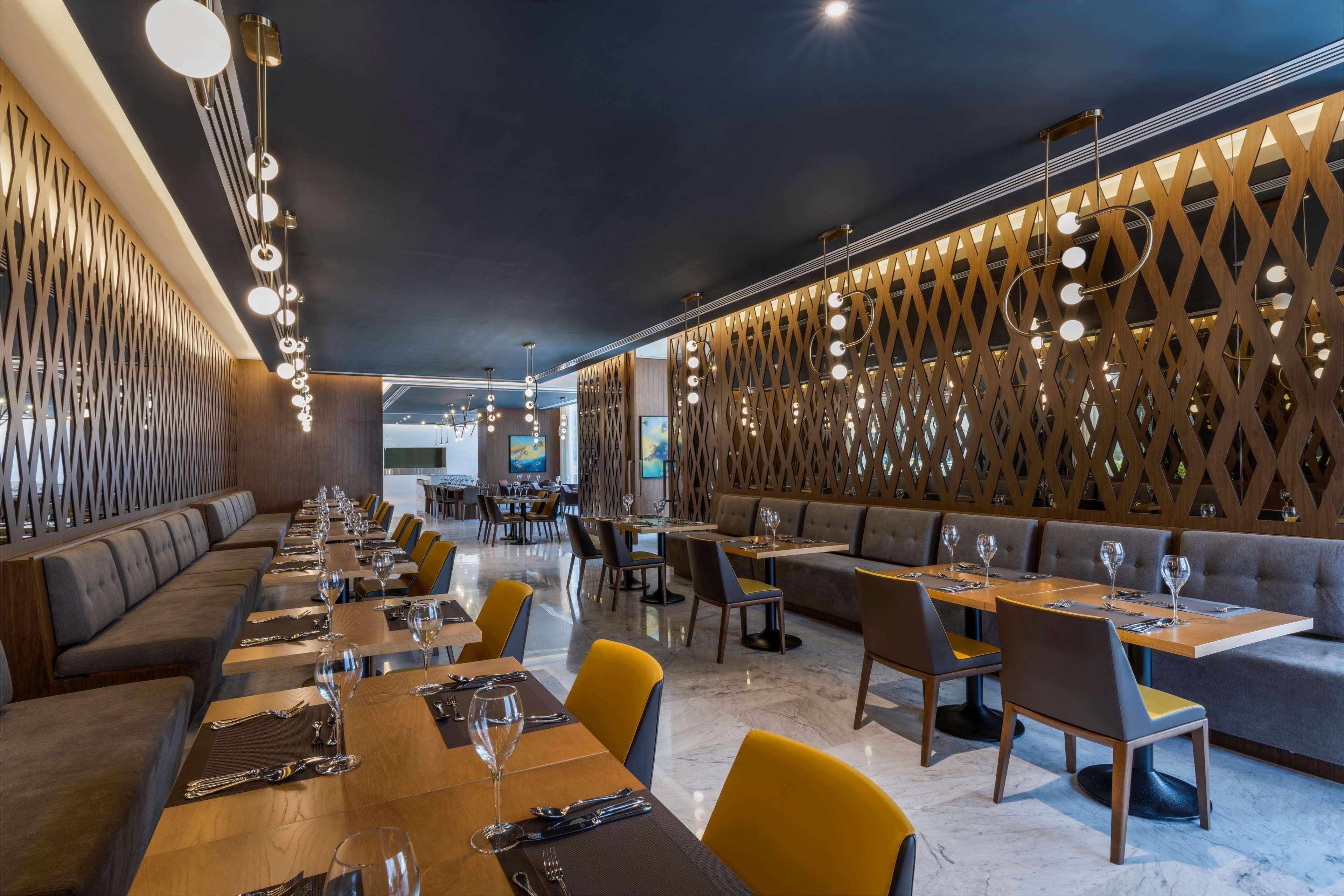 Restaurant Aleph Doha Residences, Curio Collection by Hilton