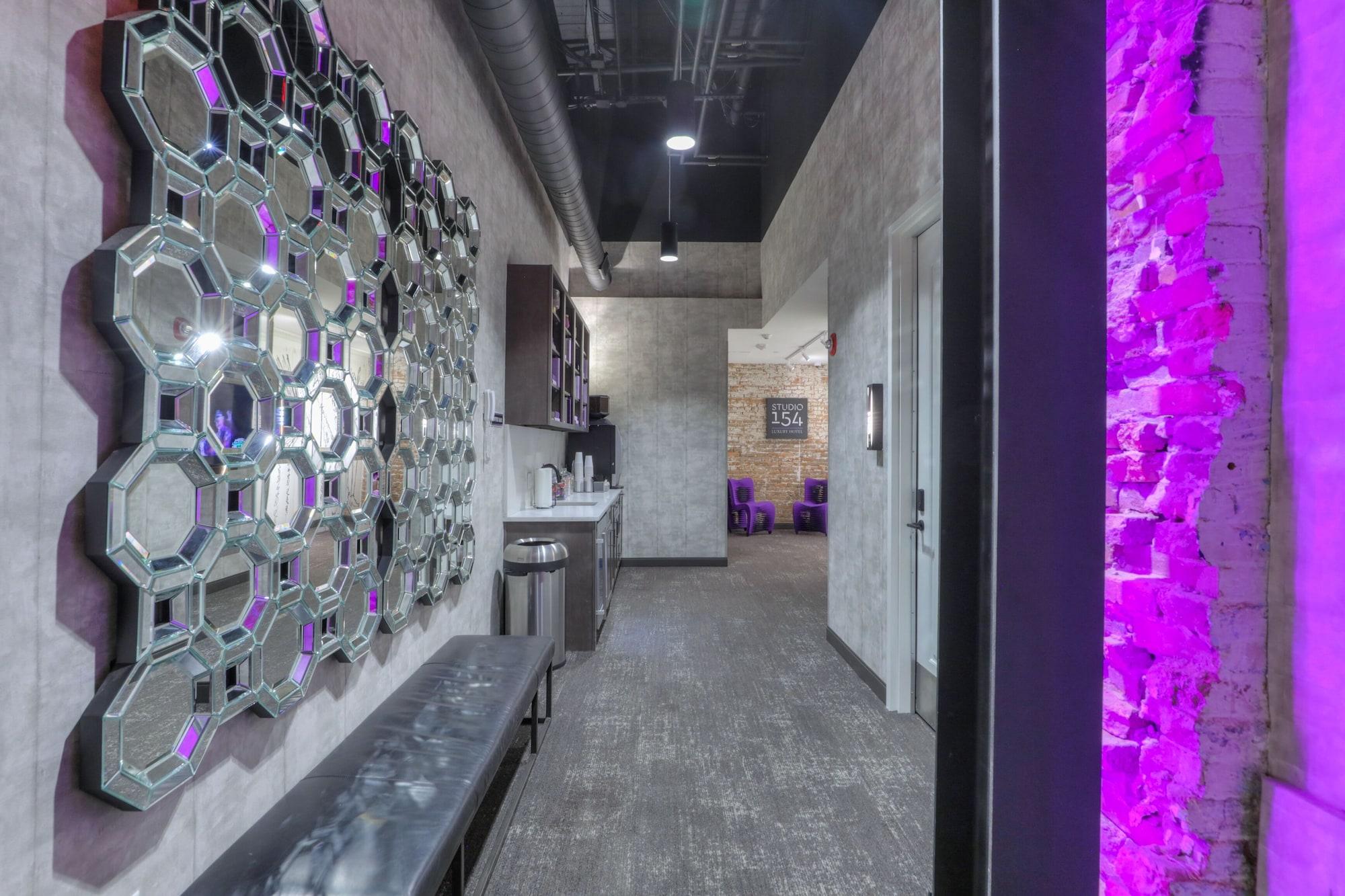 Comodidades del Alojamiento Studio 154 Luxury Hotel