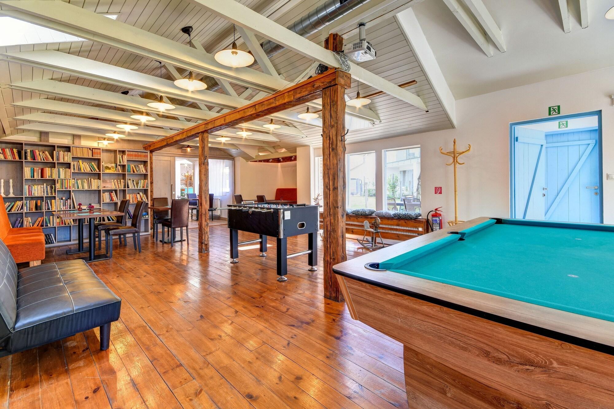 Sala de Reuniones Apartments Ceresnovy Sad