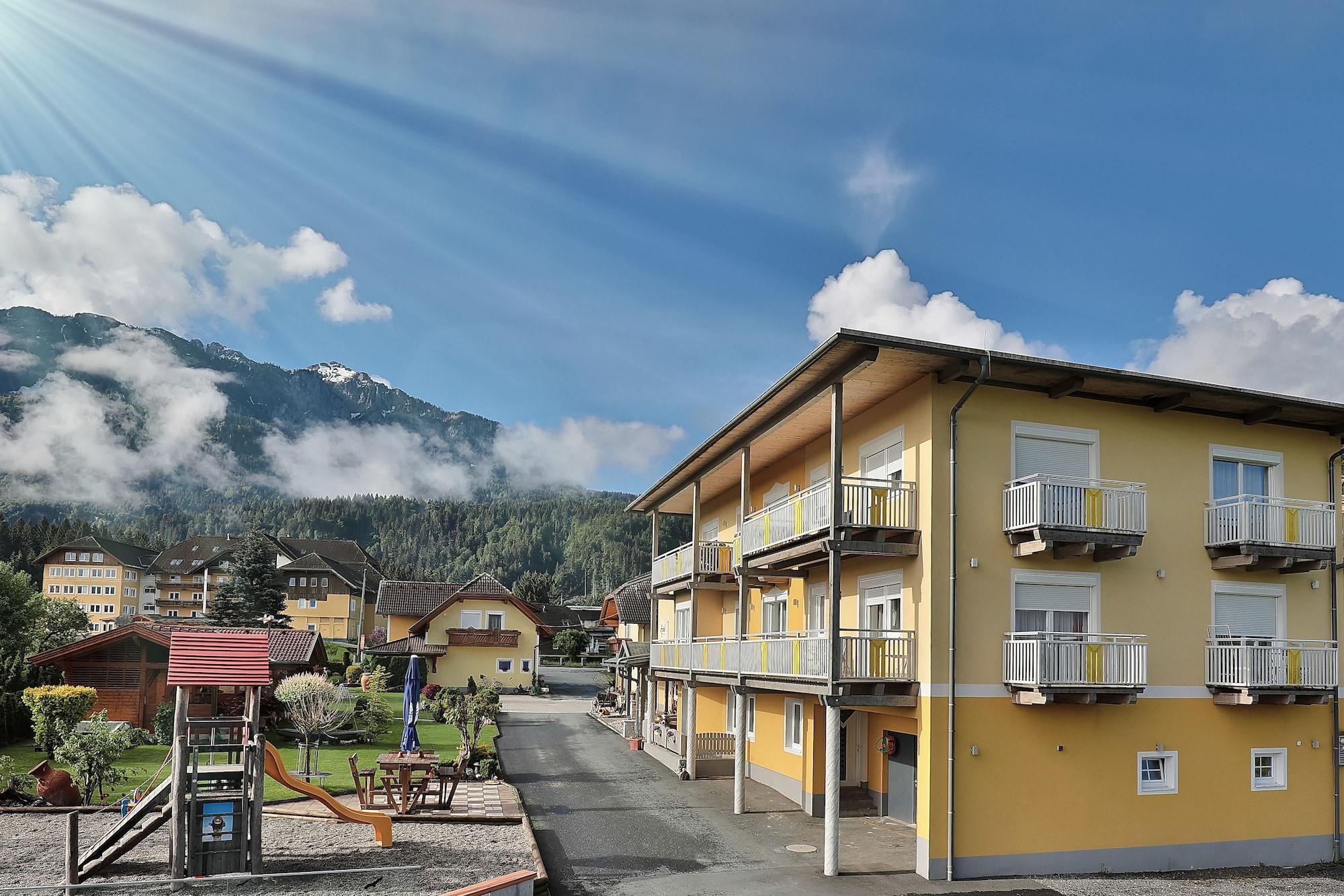 Vista Exterior Hotel Garni Zerza