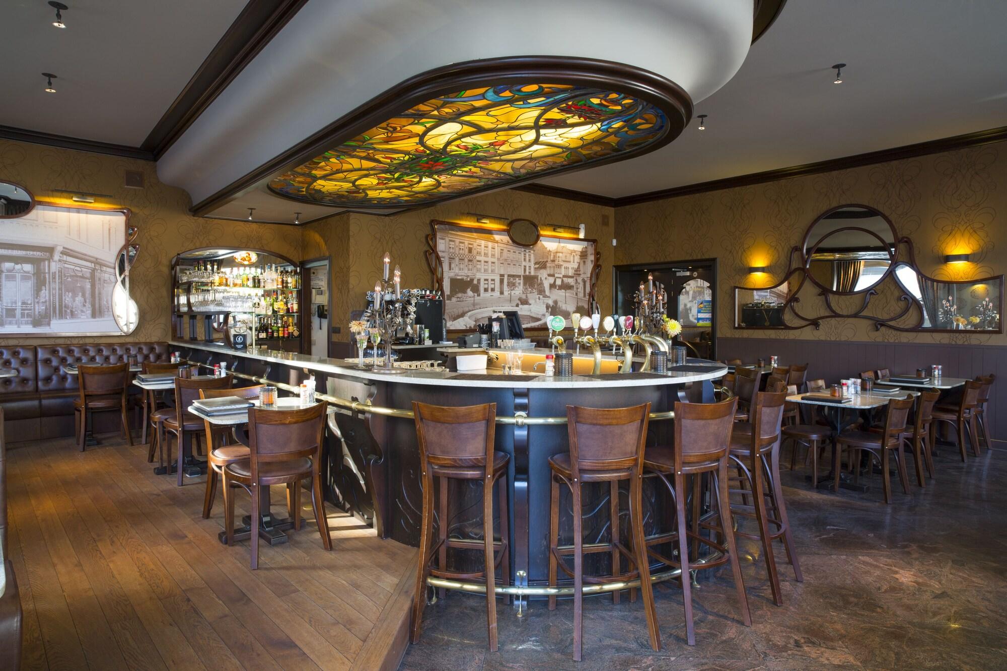 Bar/Salón Hotel Grupello
