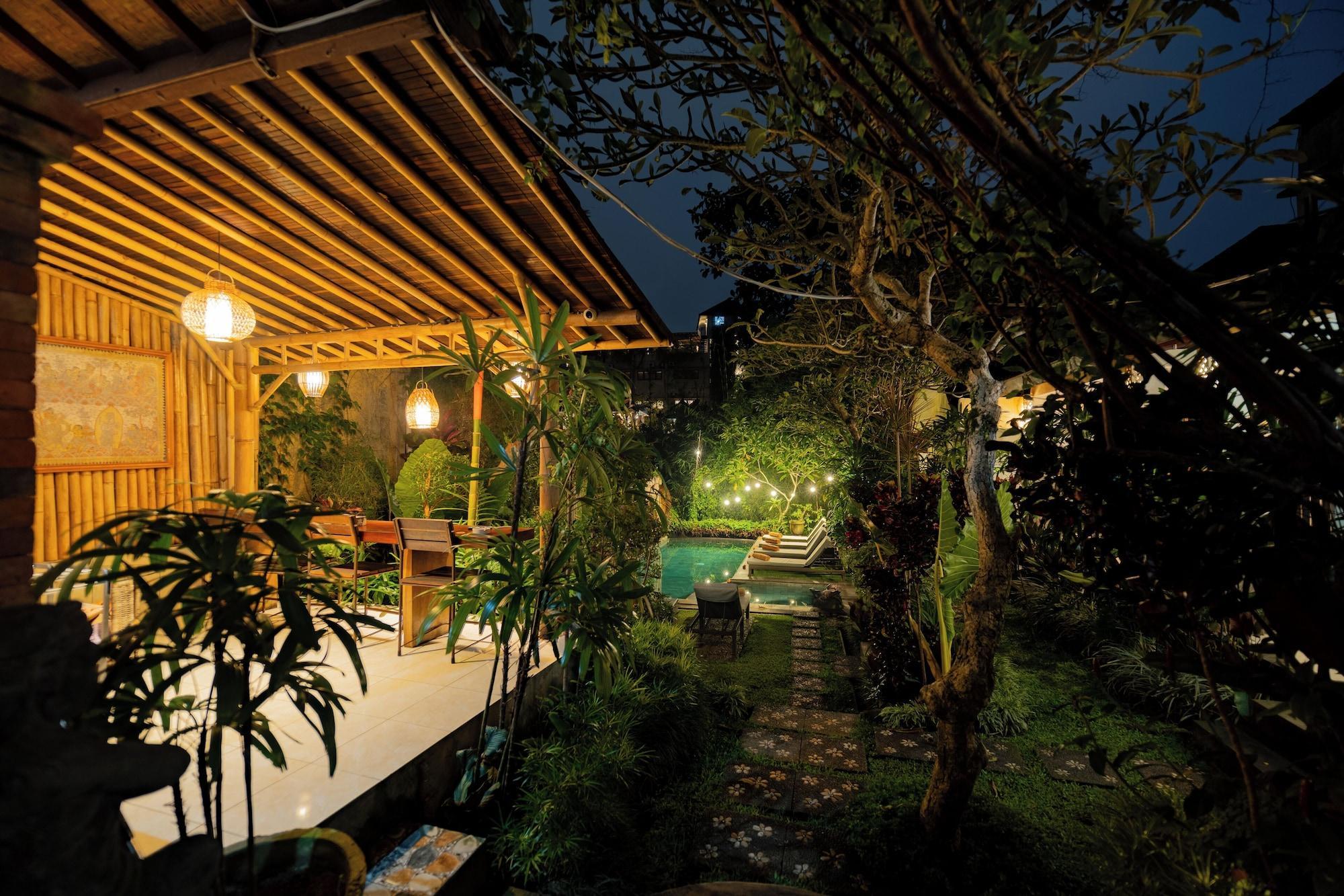 Restaurant Desak Putu Putra Hidden