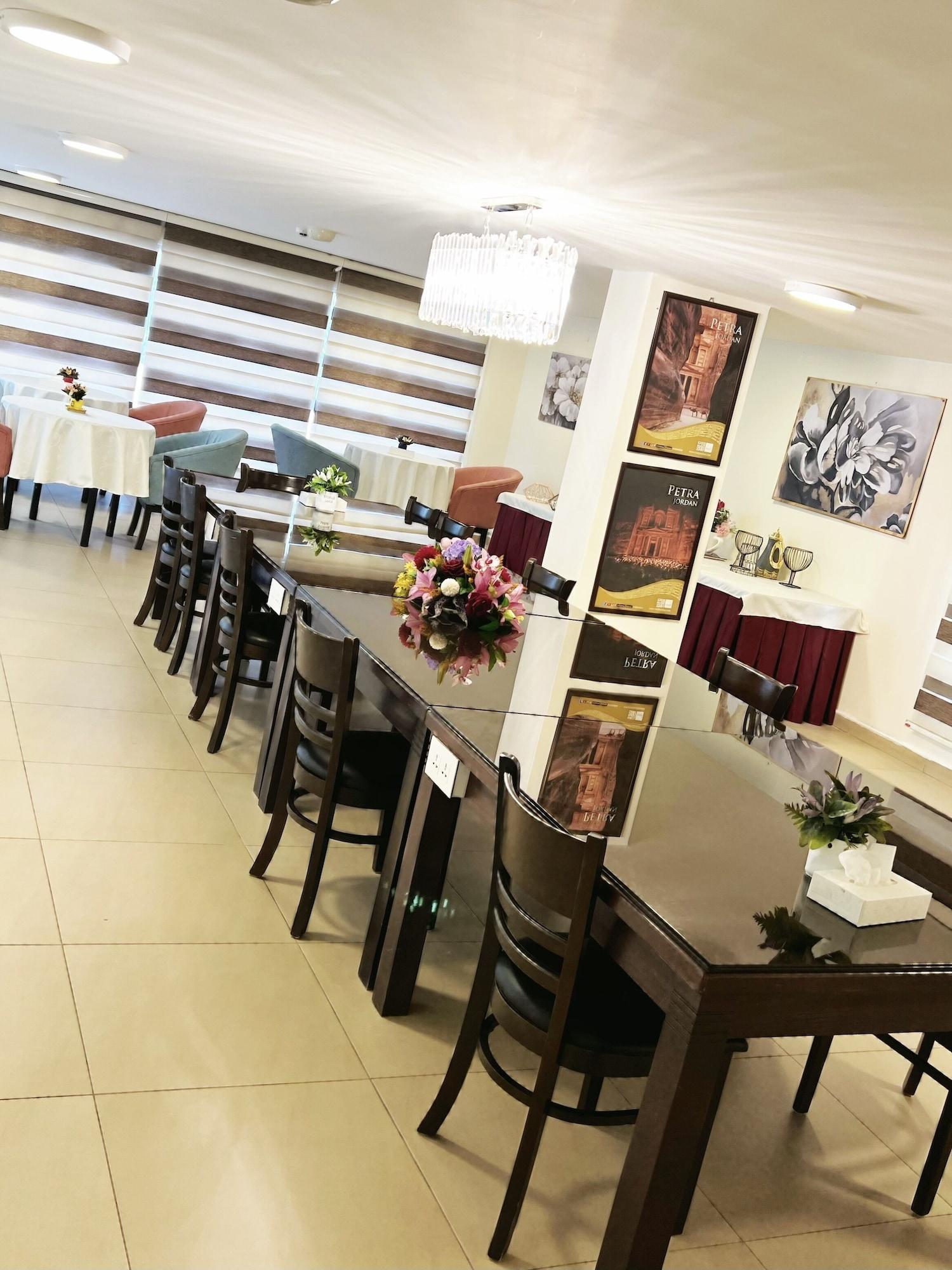 Restaurant The Seventh Star Hotel Suites