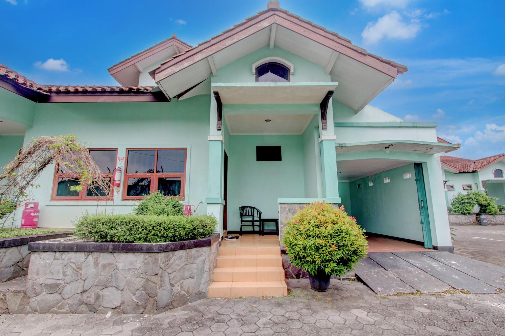 Vista Exterior Townhouse Oak near Margono Hospital Purw