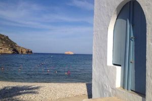 Alquiler Vacacional - Beachfront apartment with private garden, wifi and parking space