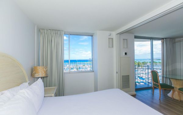 Ilikai Marina One Bedroom Harbor View Condos - Walk to Ala Moana Beach Park!