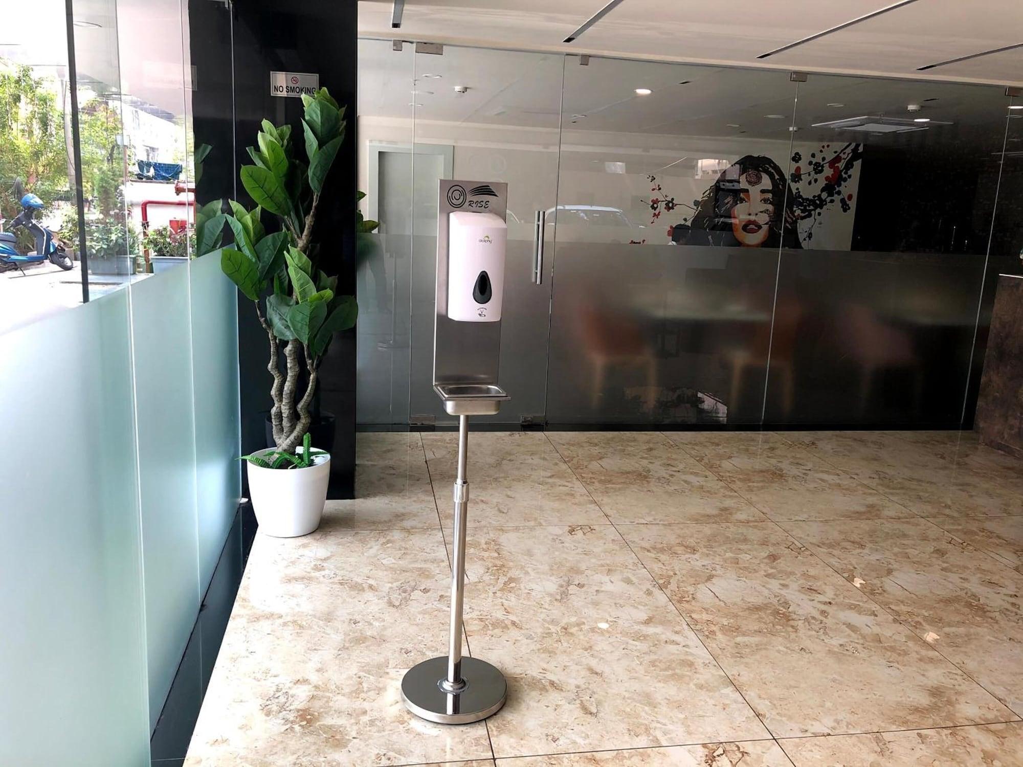 Vista Lobby Vybrant Hotels