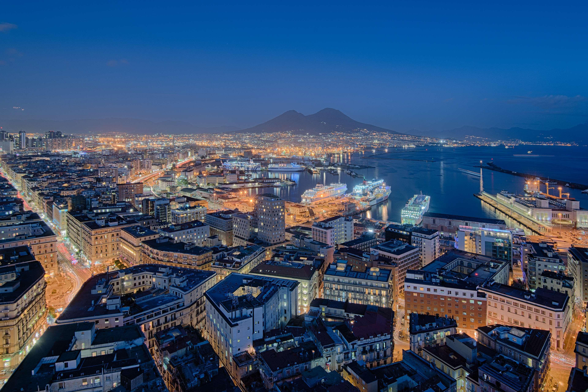 Vista Exterior NH Napoli Panorama
