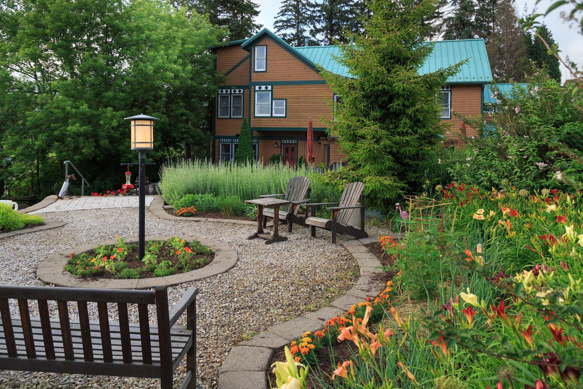Vista Exterior Lake Pointe Inn