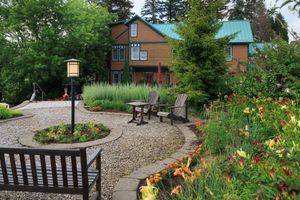 Alojamiento - Lake Pointe Inn