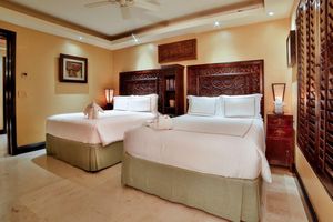 Alquiler Vacacional - JULY 4 Special - BEACHFRONT • 4 Seasons • 241-5 star Reviews • FT Chef • Views