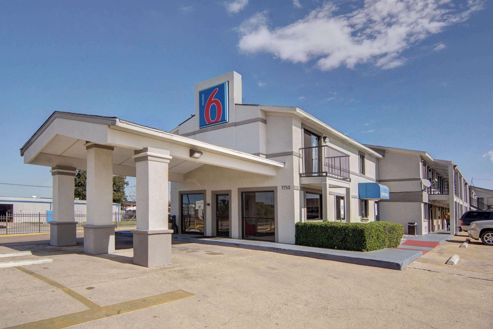 Varios Motel 6 Lancaster, TX - DeSoto - Lancaster