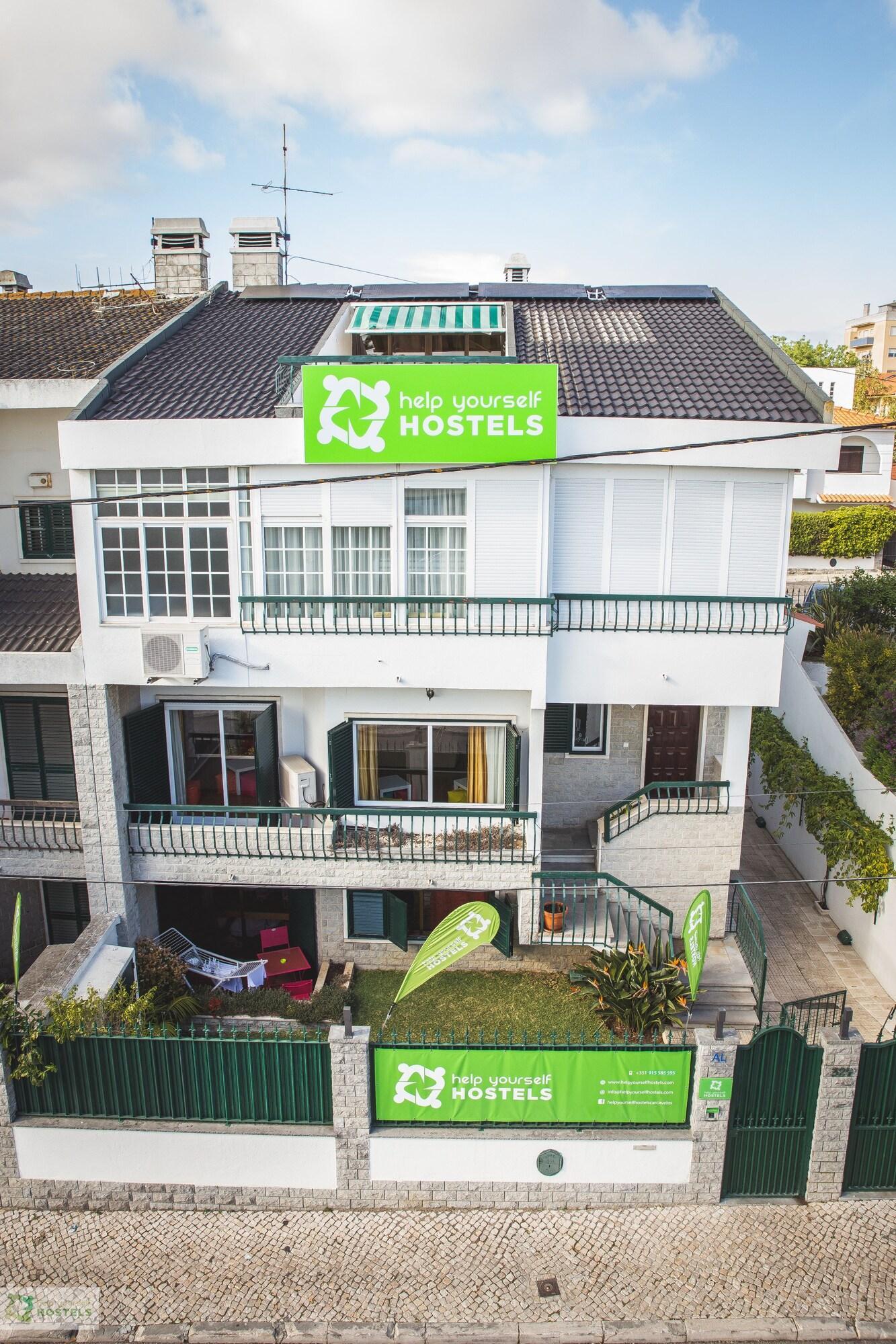 Vista Exterior Help Yourself Hostels Carcavelos Coast