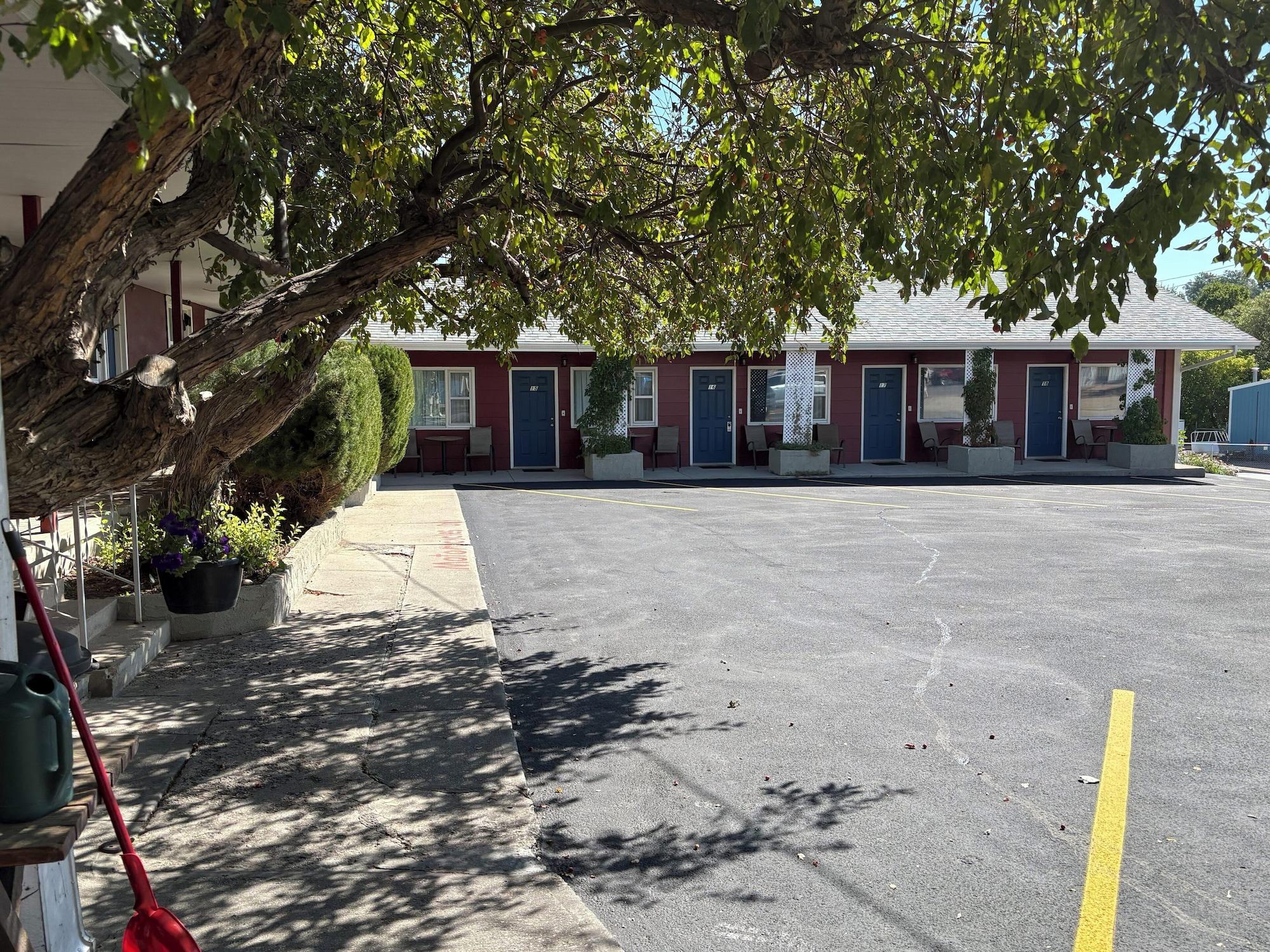 Varios Big Horn Motel