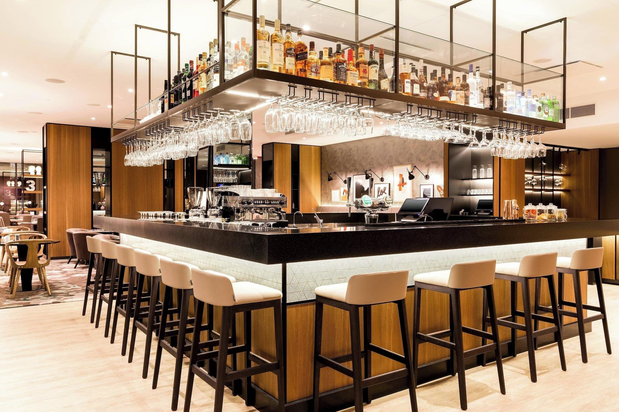 Bar/Salón AC Hotel by Marriott Riga