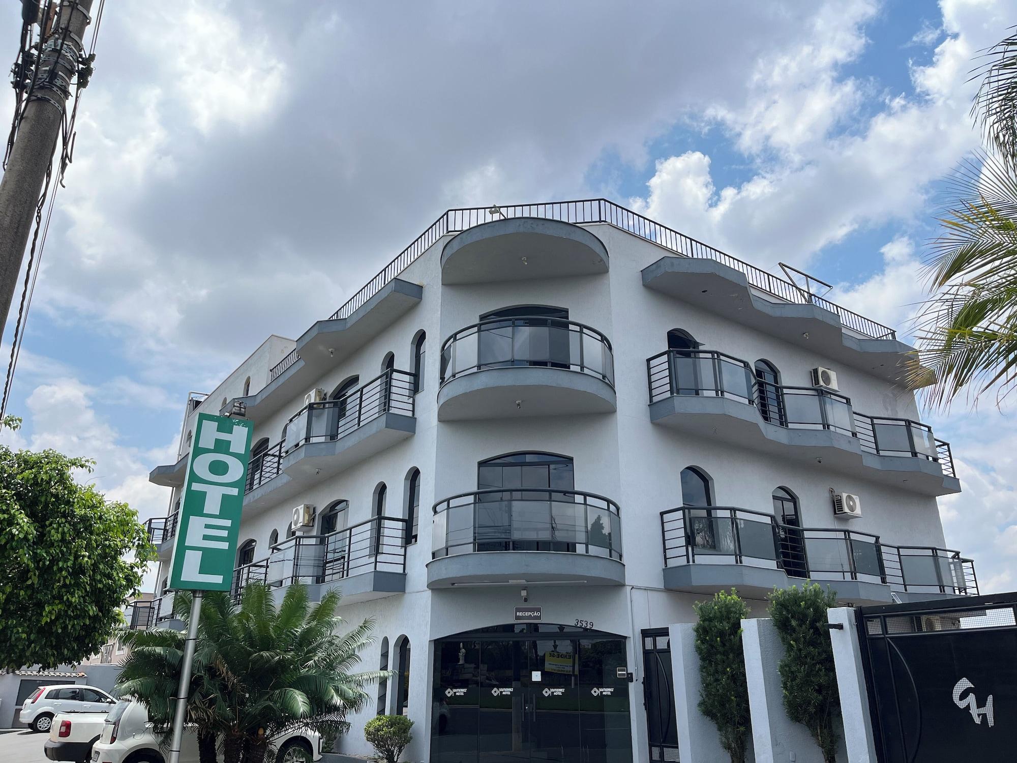 Varios Gutierrez Hotel