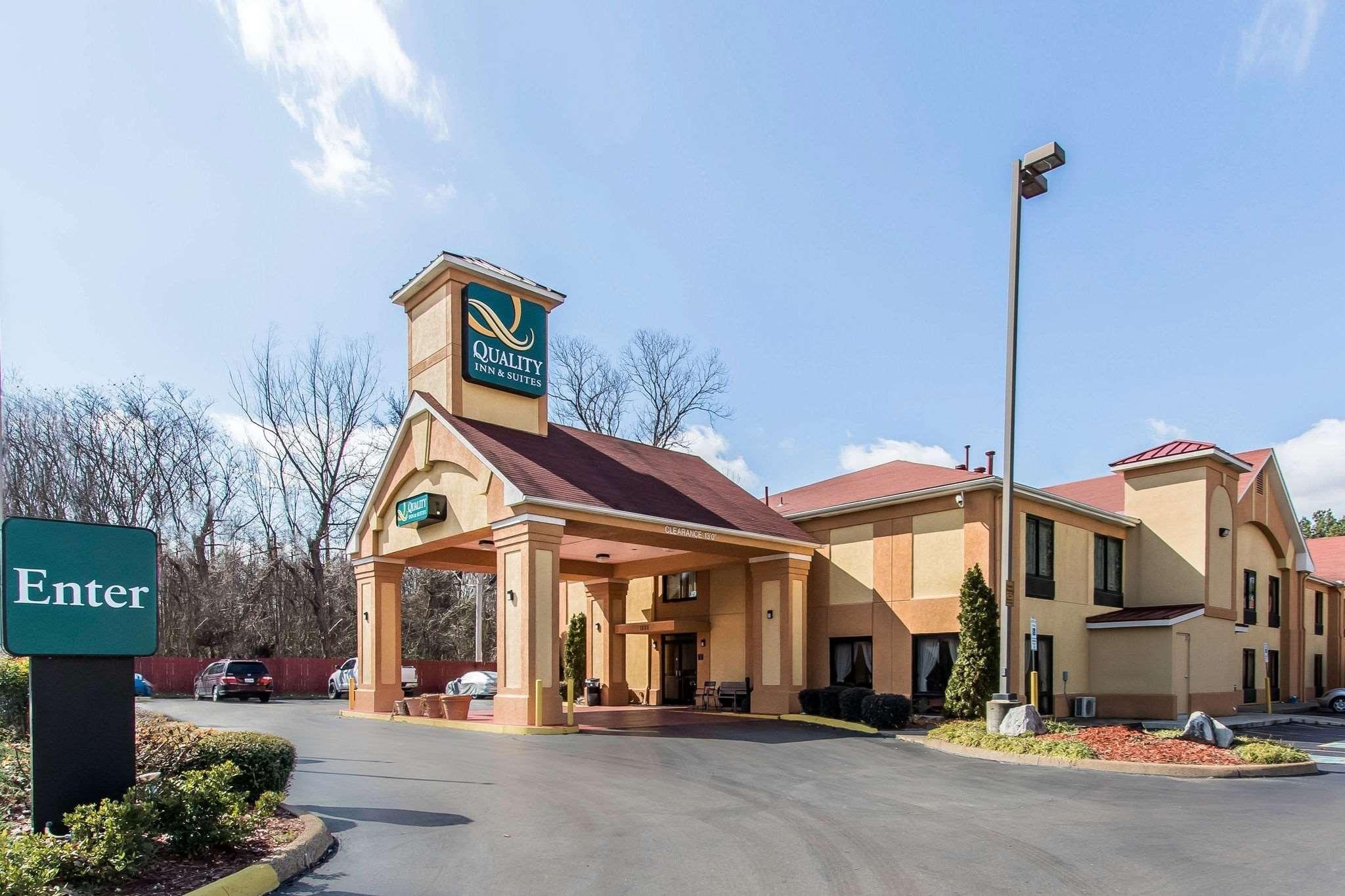 Vista Exterior Baymont by Wyndham Memphis I-40