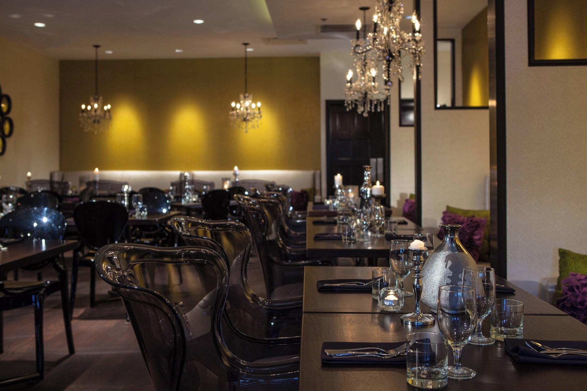 Bar/Salón Renaissance Chicago North Shore Hotel