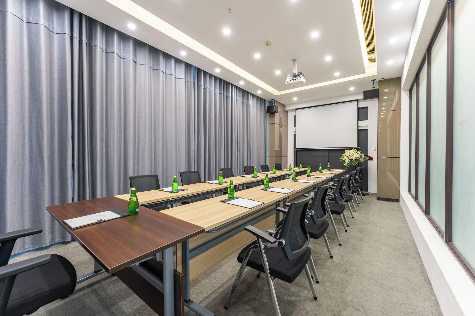 Sala de Reuniones Modena by Fraser Zhuankou Wuhan