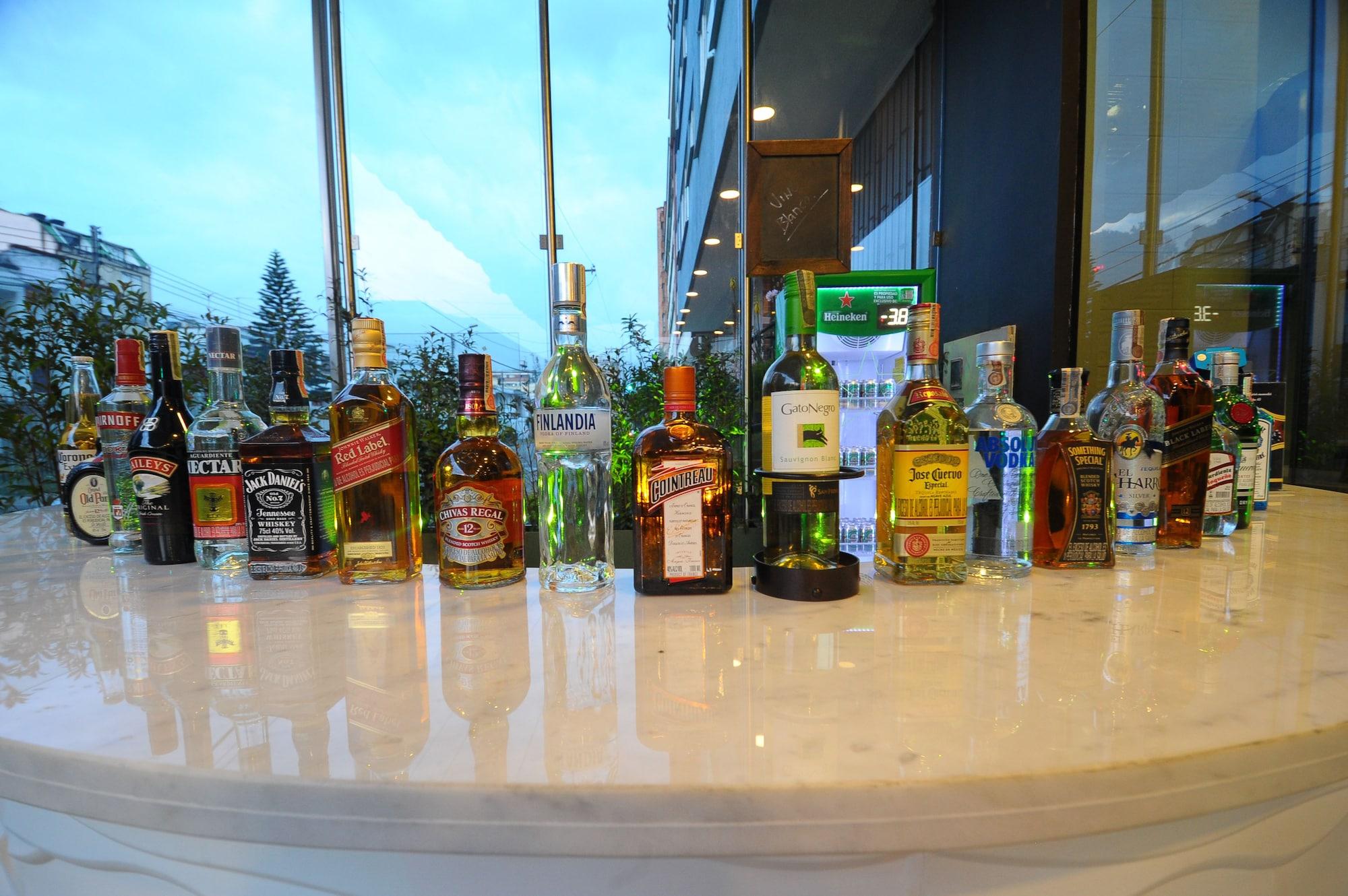 Bar/Salón Hotel American Visa Tower