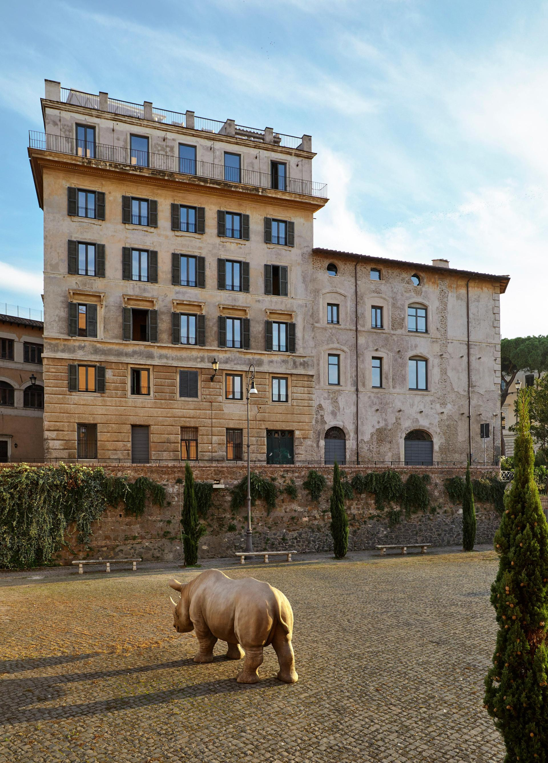 Vista Lobby Rhinoceros