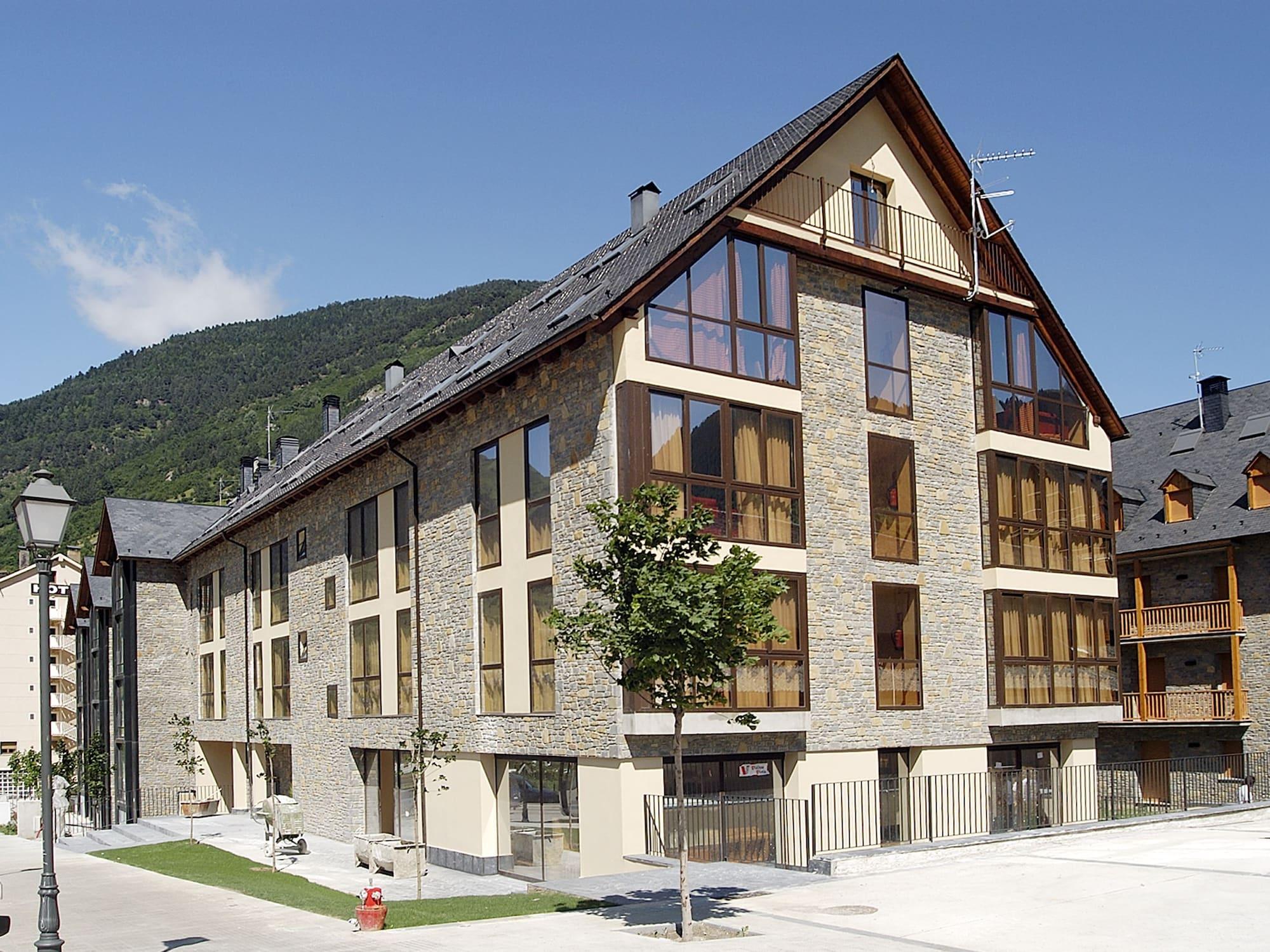 Varios Aparthotel Nou Vielha