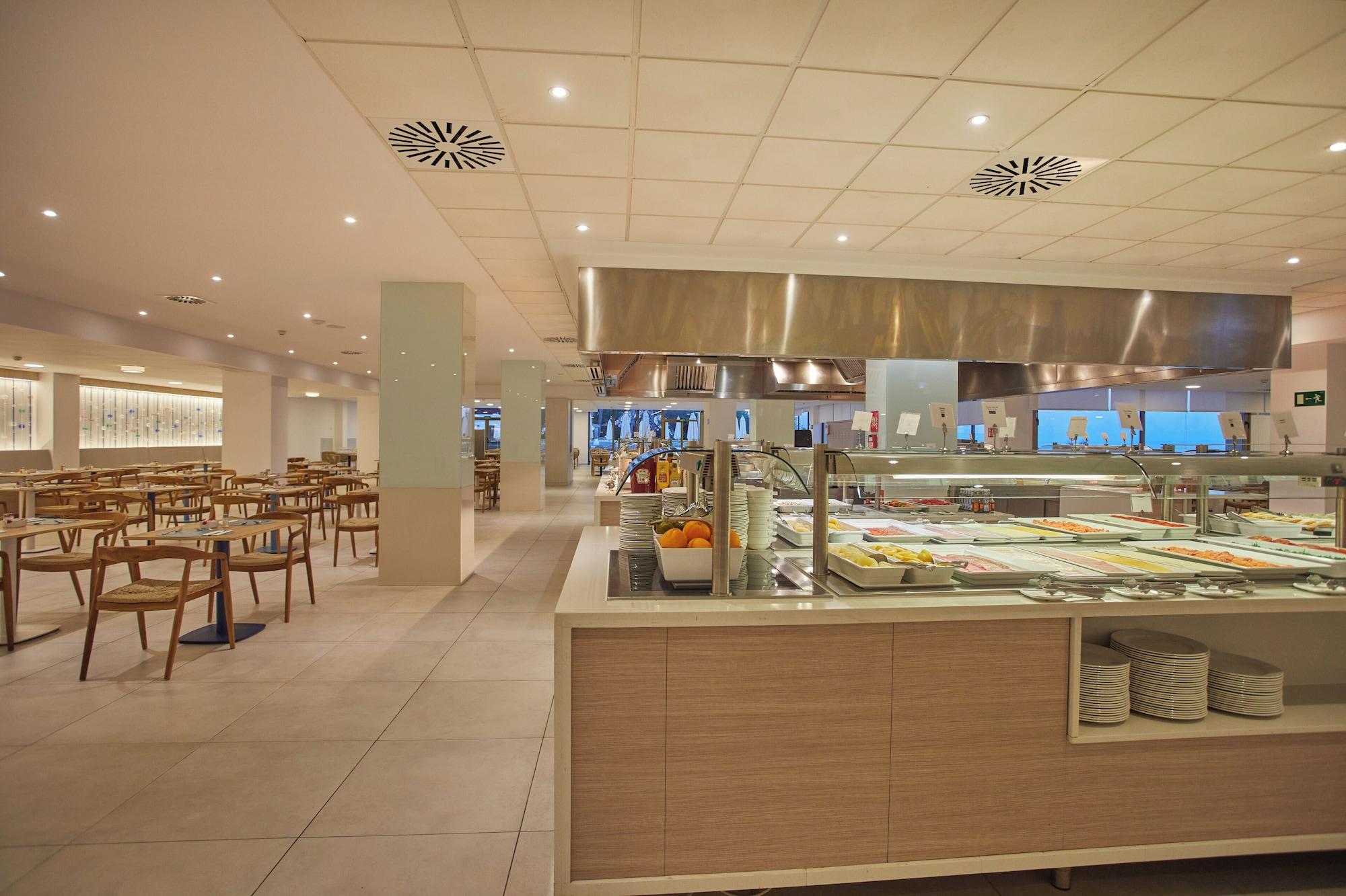 Restaurant Hotel Victoria Menorca +16 - New Opening