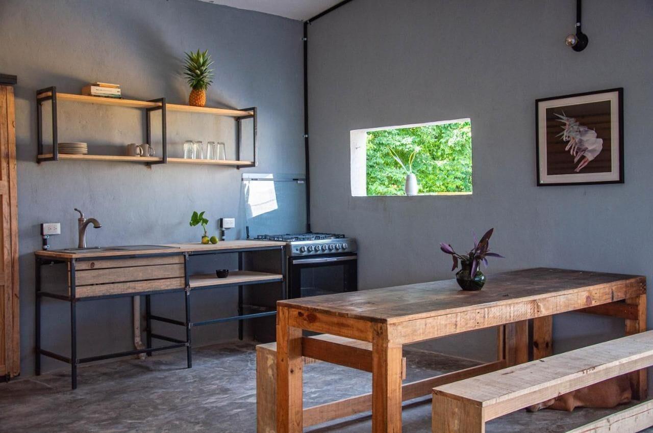 Equipamiento de Habitación La Embajada