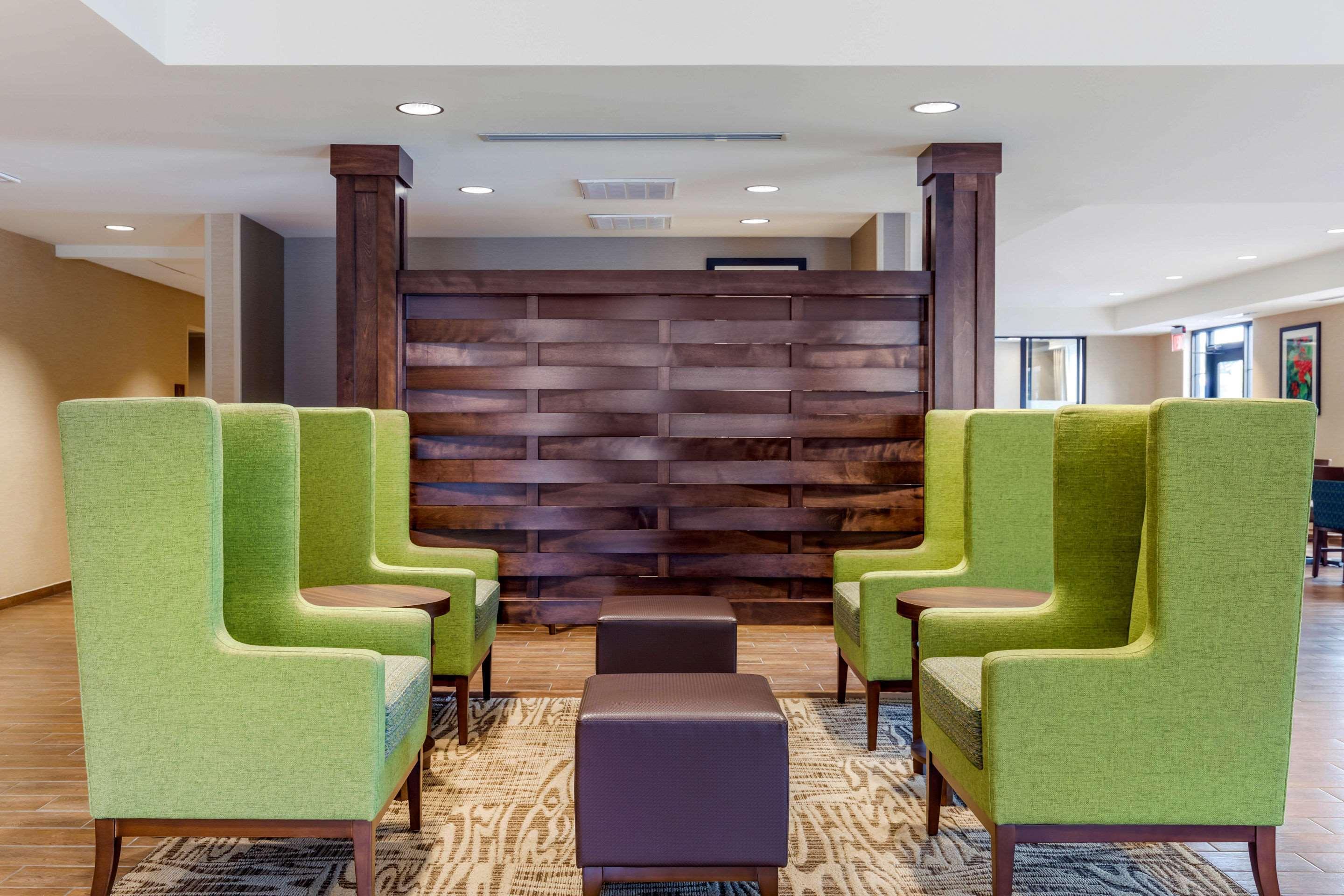 Vista Lobby Comfort Inn & Suites Schenectady - Scotia