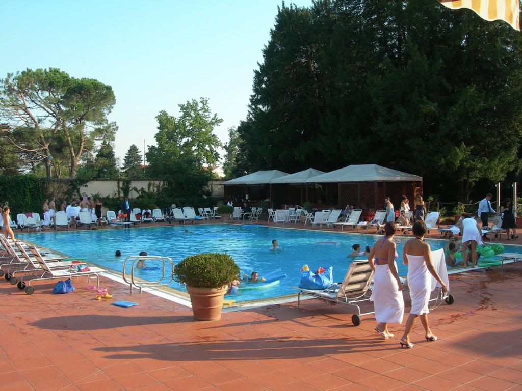 Vista Piscina Hotel Dei Giardini