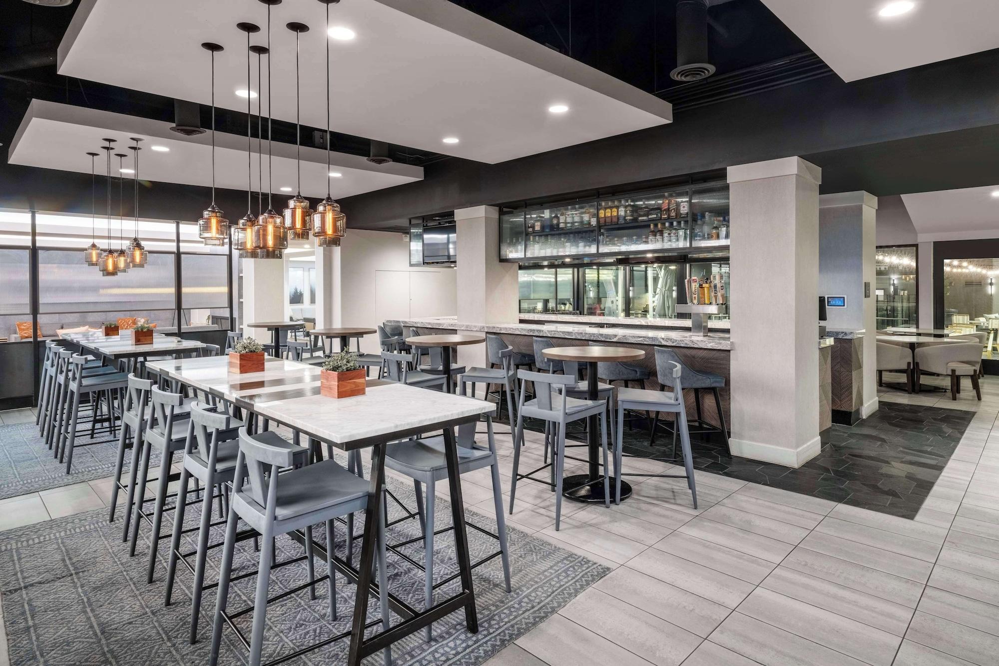 Restaurant DoubleTree by Hilton Denver Cherry Creek