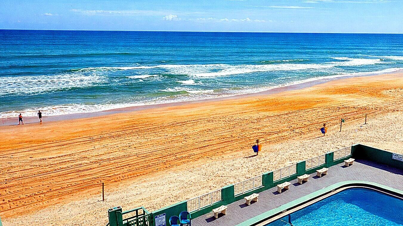 Varios Chateau Mar Beach Resort