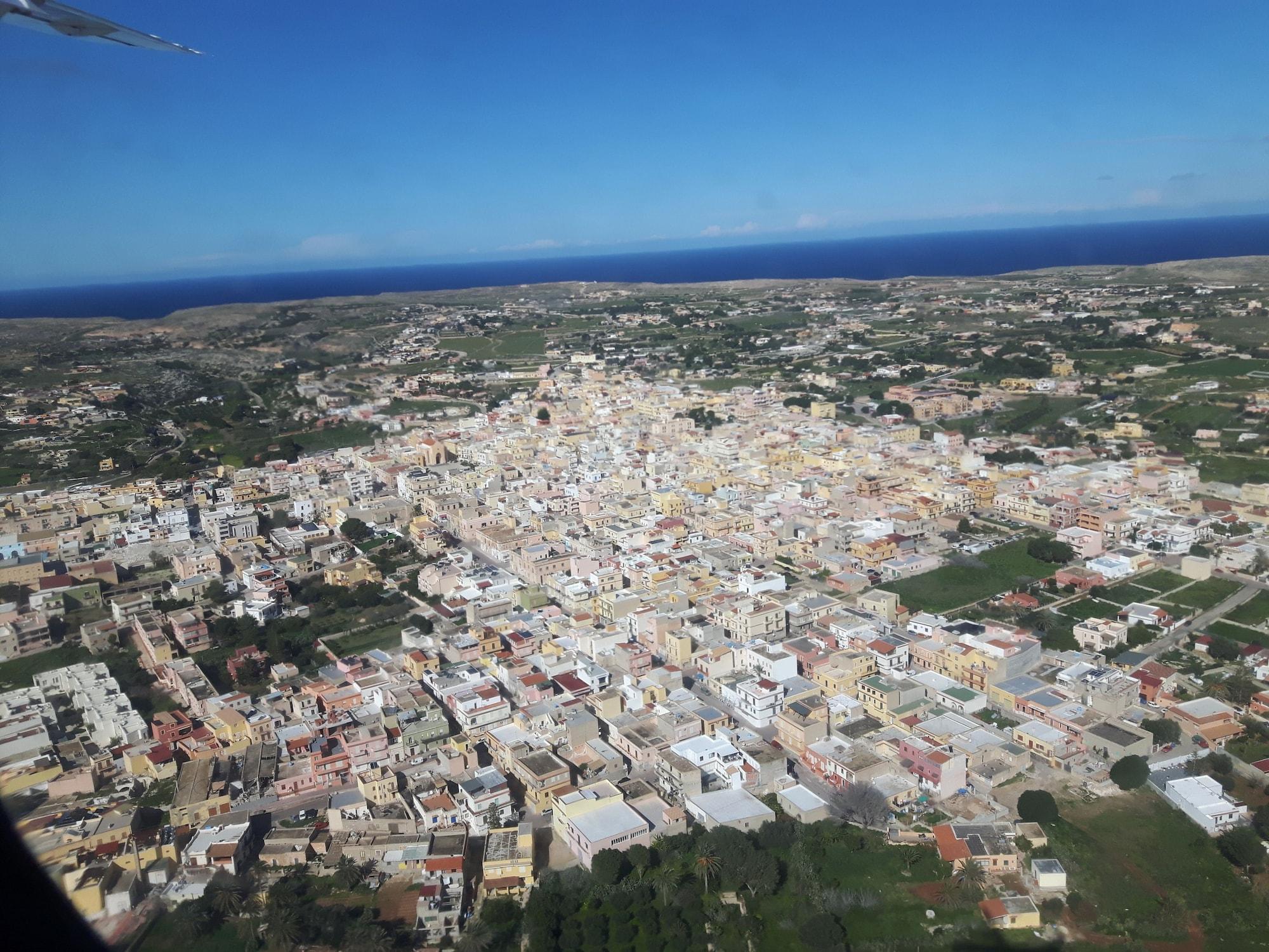 Vista Exterior Balata Bianca