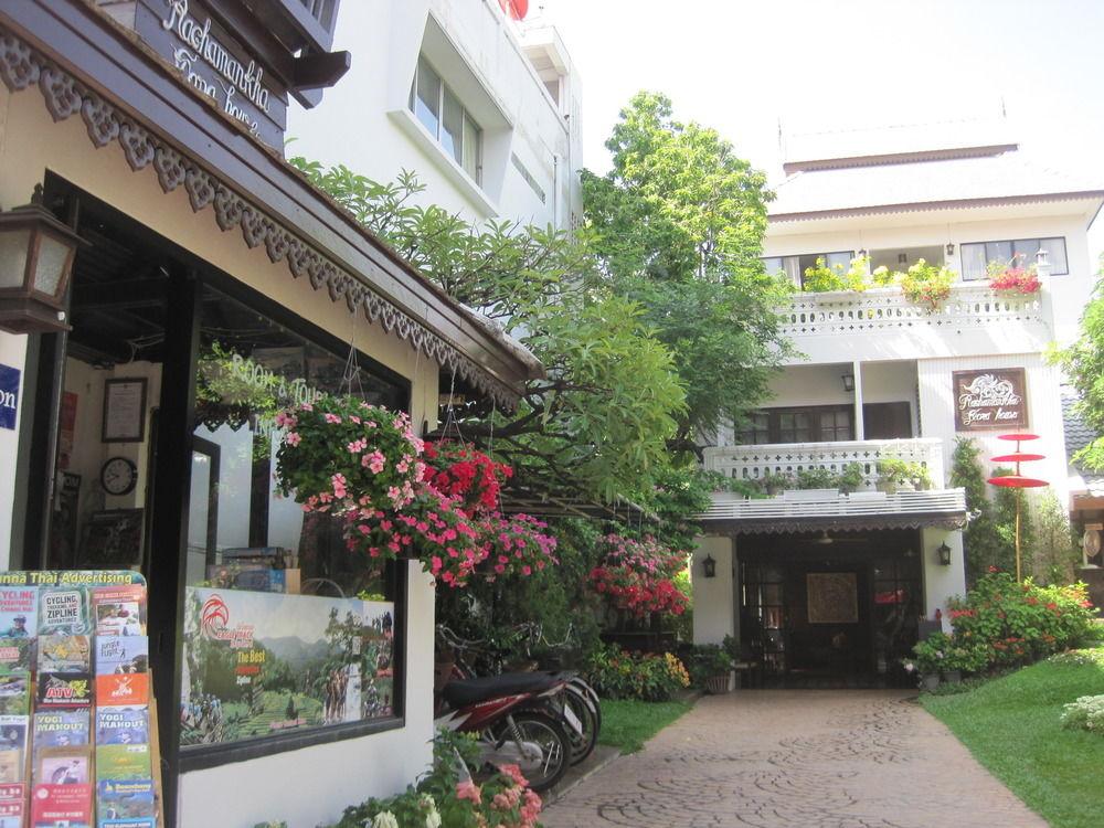 Rachamankha Flora House by null