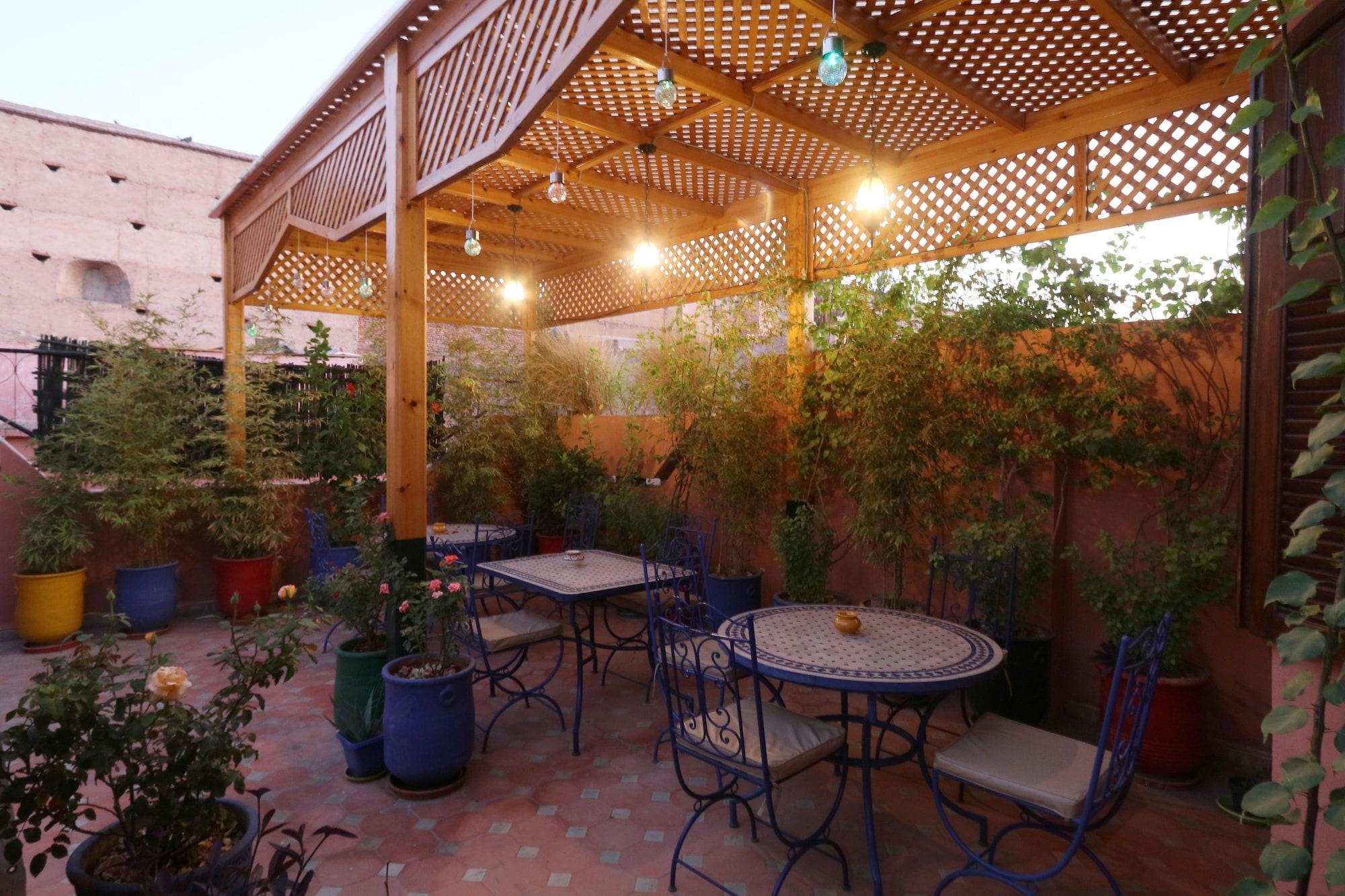 Vista Exterior Riad El Walida