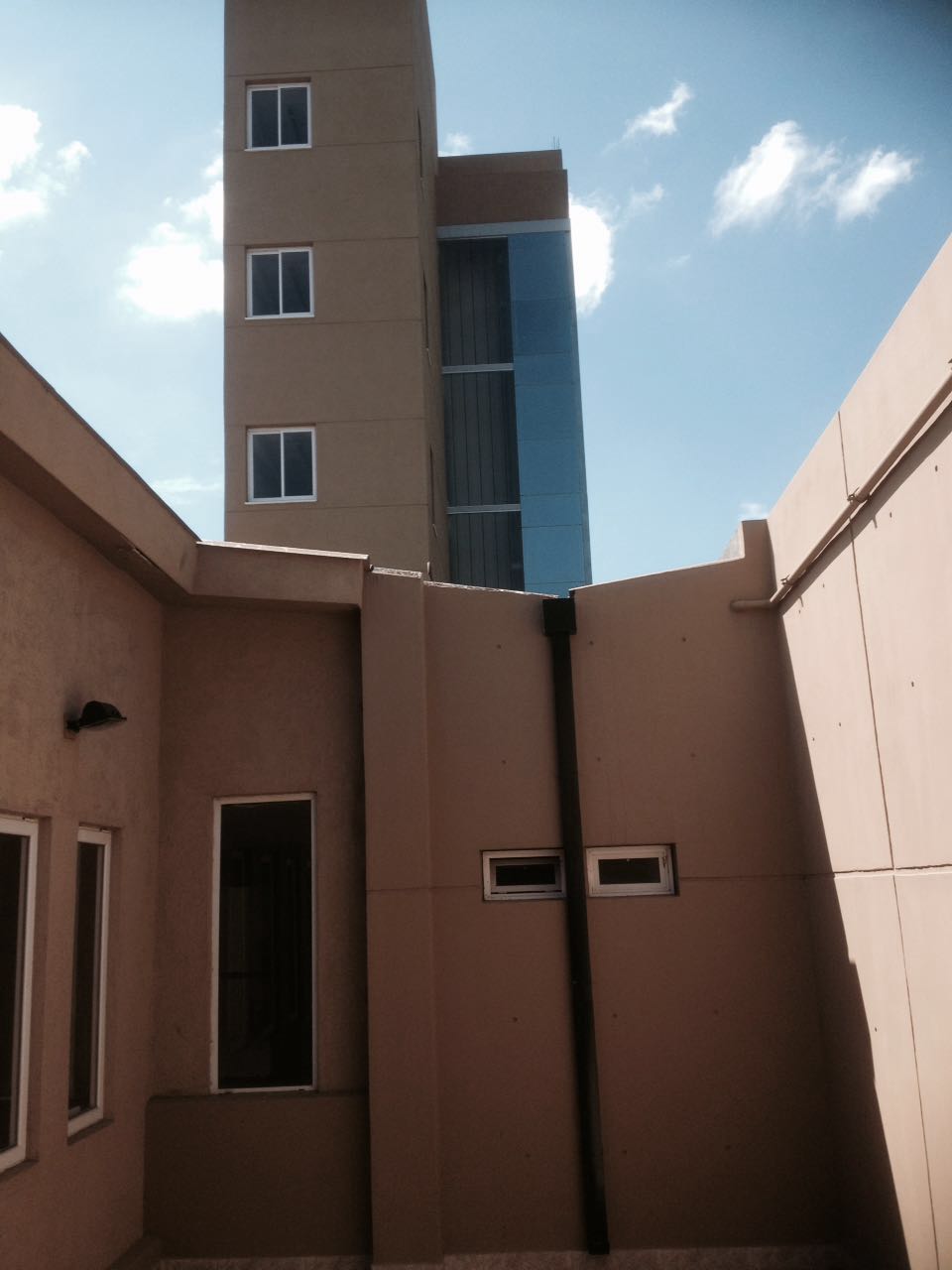 Vista Exterior Econhotel
